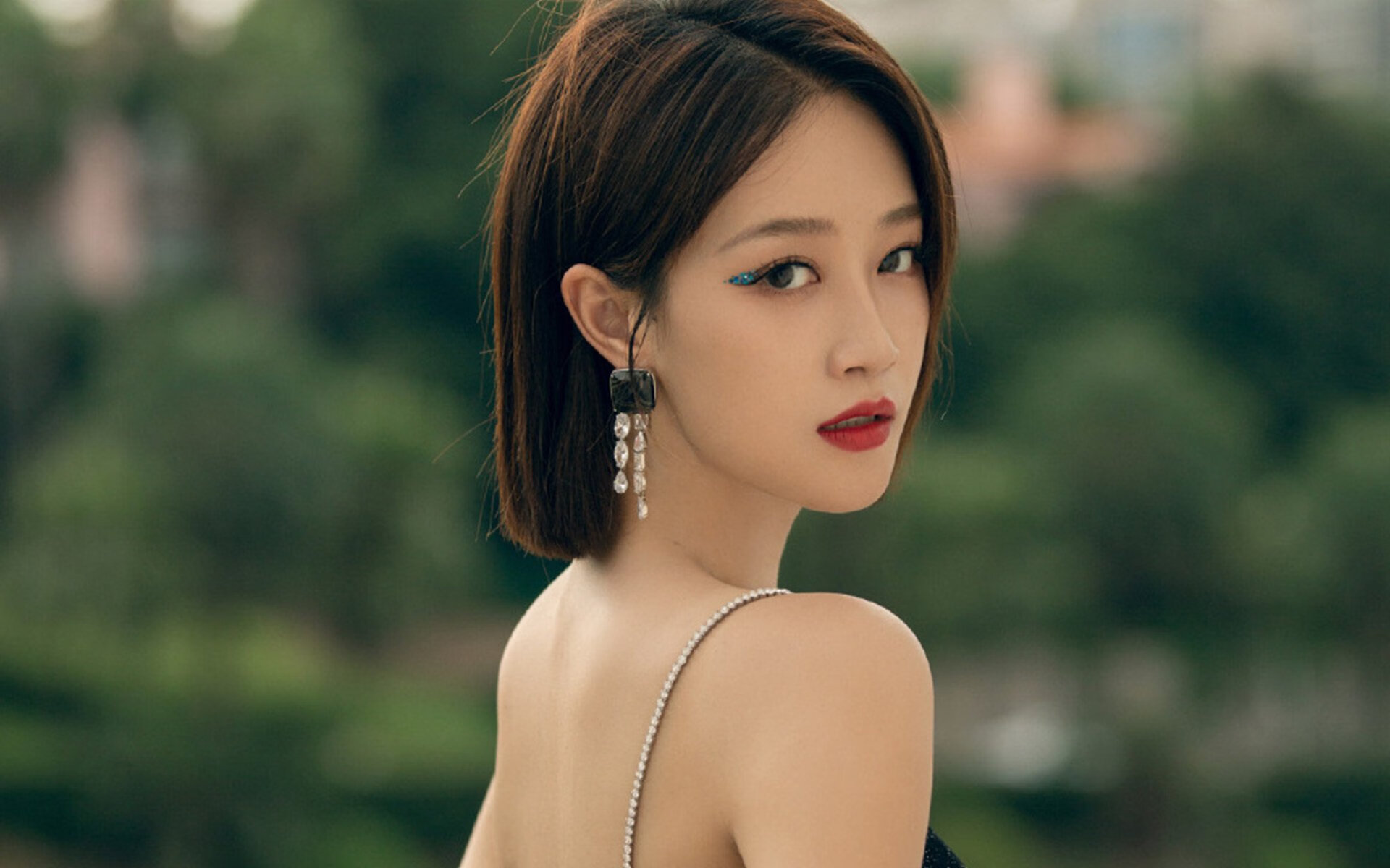 2025世俱杯赛程表-2005年总决赛：圣安东尼奥马刺在对阵西部强敌西雅图超音速的比赛中，以强硬防守获胜，夺得队史第三个冠军。